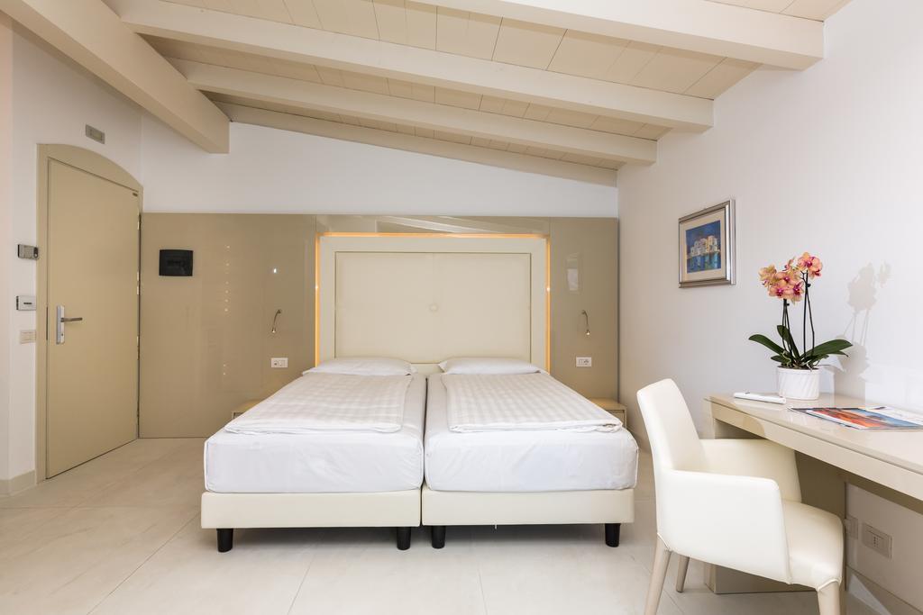 Hotel Vega 3*